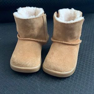 Toddler KEELAN Ugg Boots size 4/5 Chestnut color